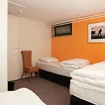 Quaint In With Swimming Pool *