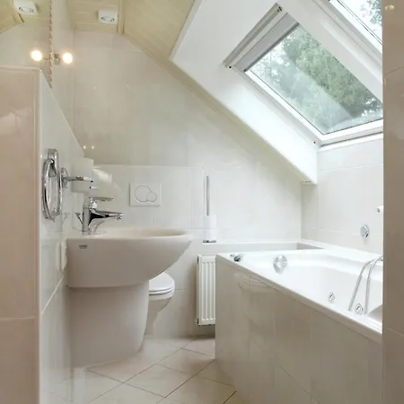 Quaint In With Swimming Pool *