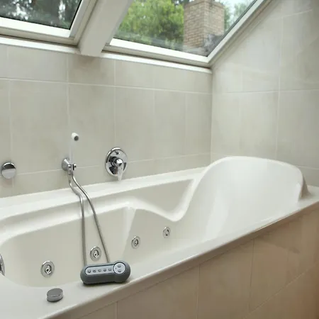 Quaint In With Swimming Pool Villa