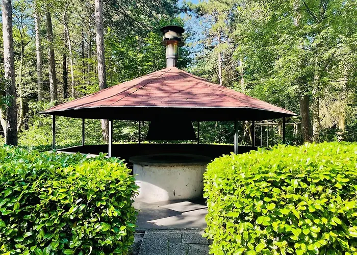 Quaint In With Swimming Pool Villa