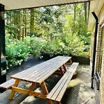 빌라 Quaint In With Swimming Pool